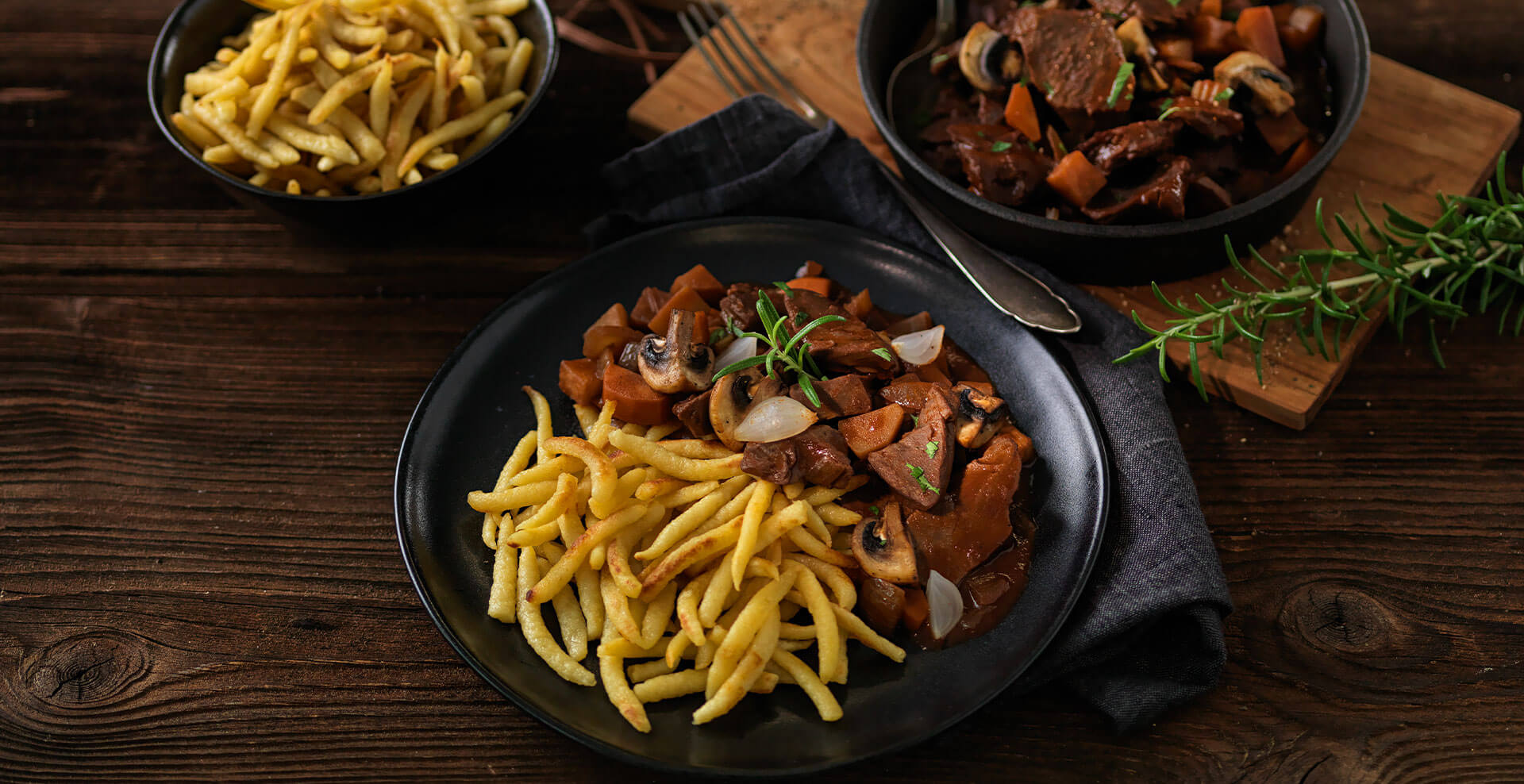 Vegane Beef Chunks mit Spätzle