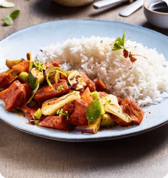 Plant-Based Paprika Chunks mit Grillgemüse und Reis